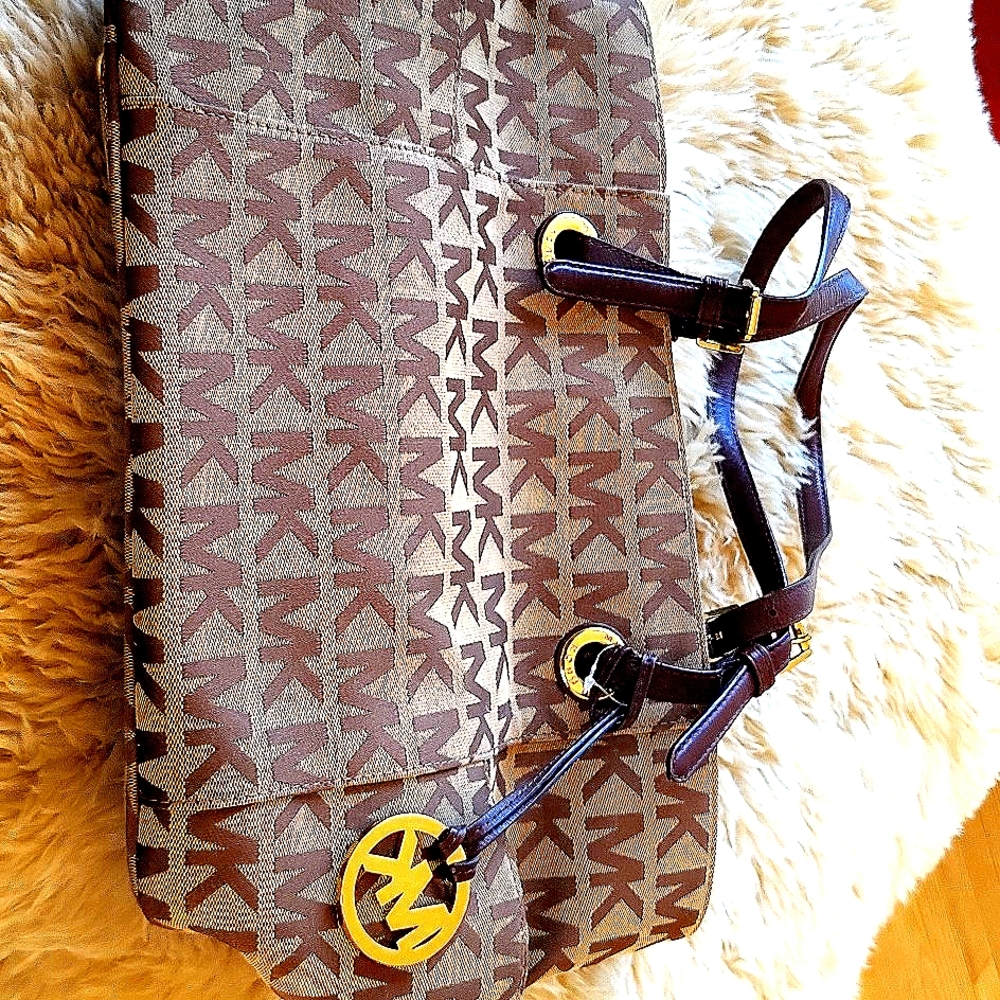 MK tote
